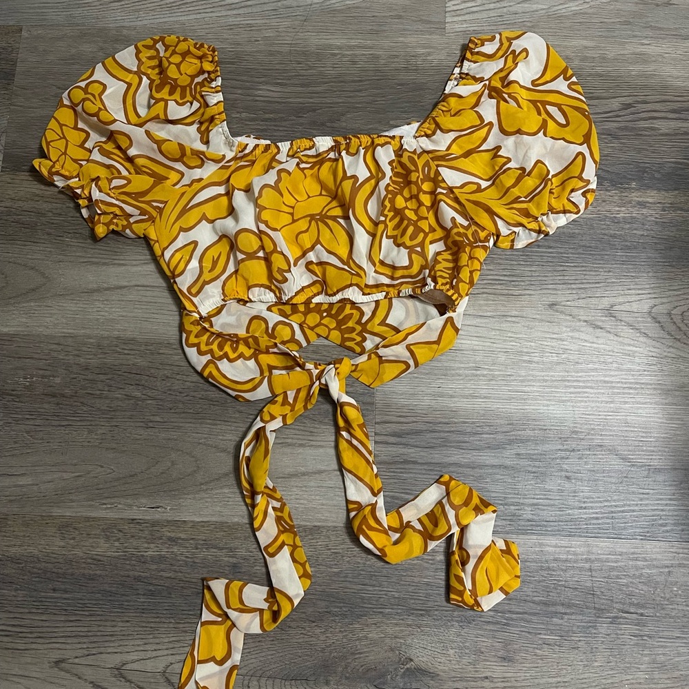 Golden Floral Ruffle Blouse - Picture 5 of 8